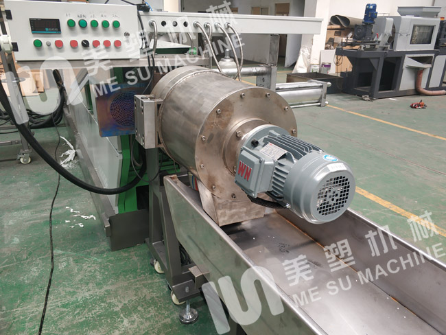 購(gòu)買pp編織袋造粒機(jī)套筒螺桿絞龍應(yīng)注意哪些?